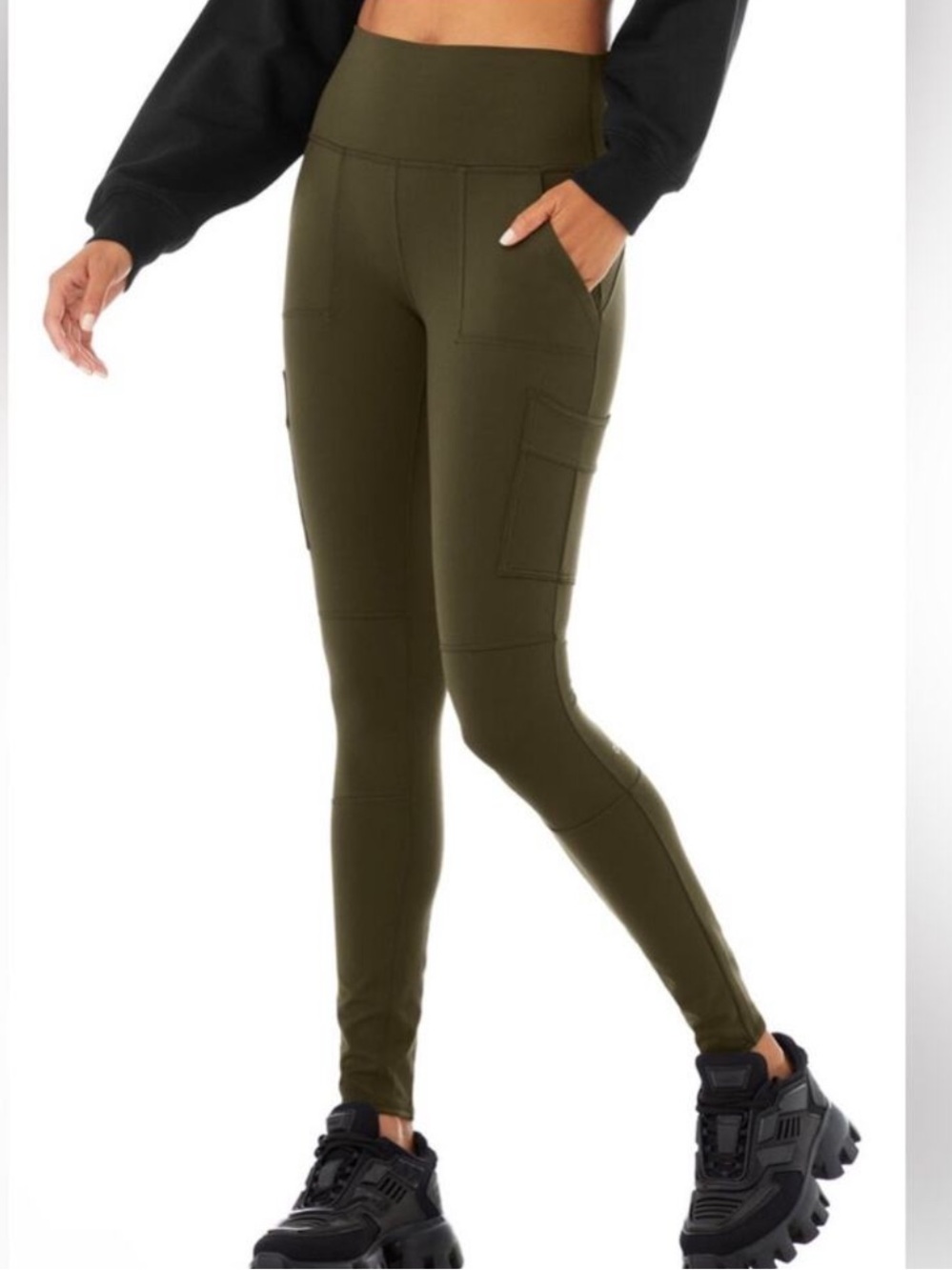 ALO Yoga High-waist Cargo Leggings in dark olive